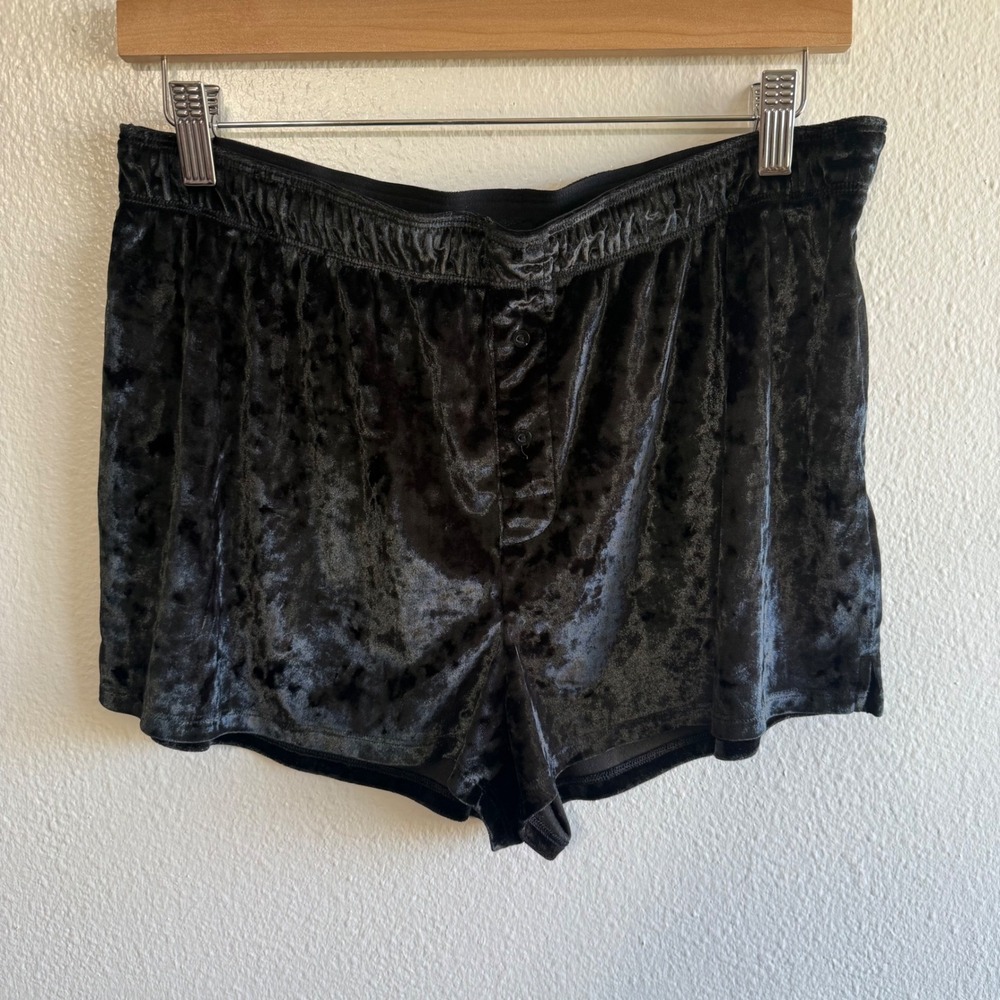 VS PINK Size Medium Black Crushed Velvet Shorts Loungewear Comfort Relaxed